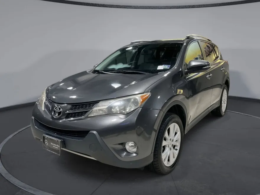 2015 Toyota RAV4 Limited photo 1
