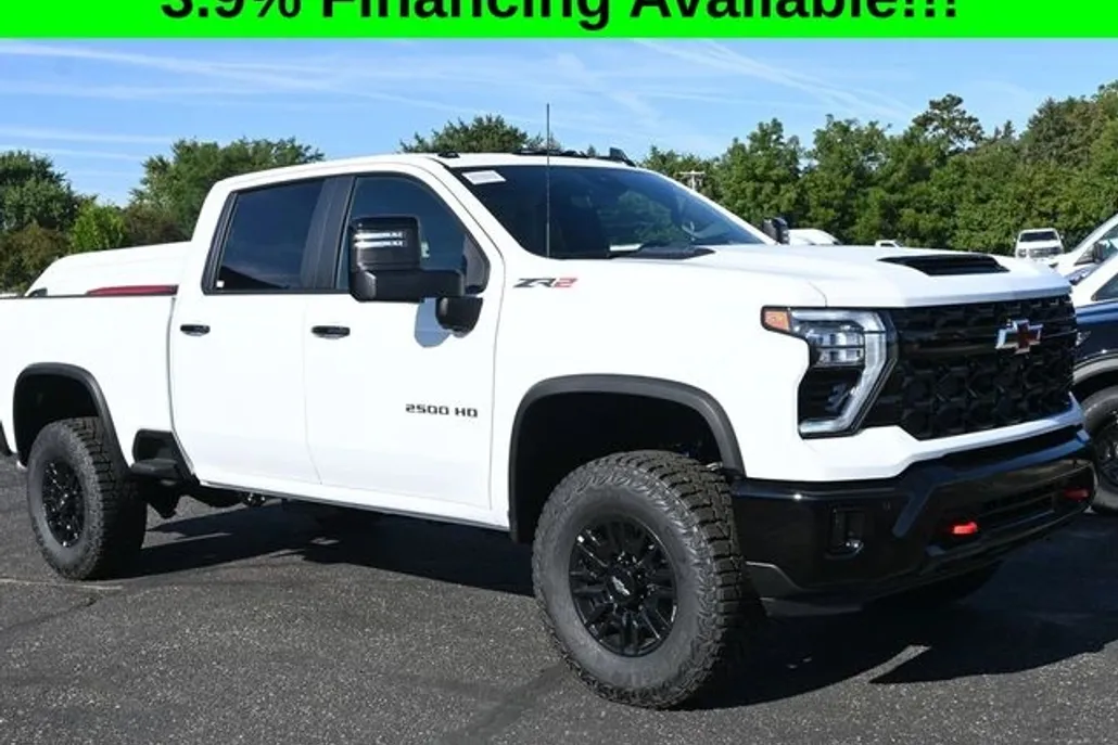 2025 Chevrolet Silverado 2500HD ZR2 photo 1