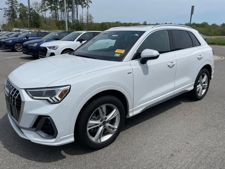 2024 Audi Q3 S line Premium photo 1