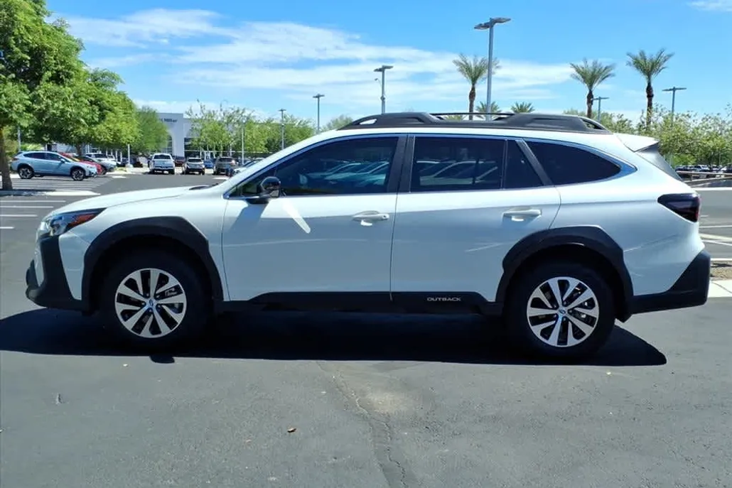 2025 Subaru Outback Premium photo 1