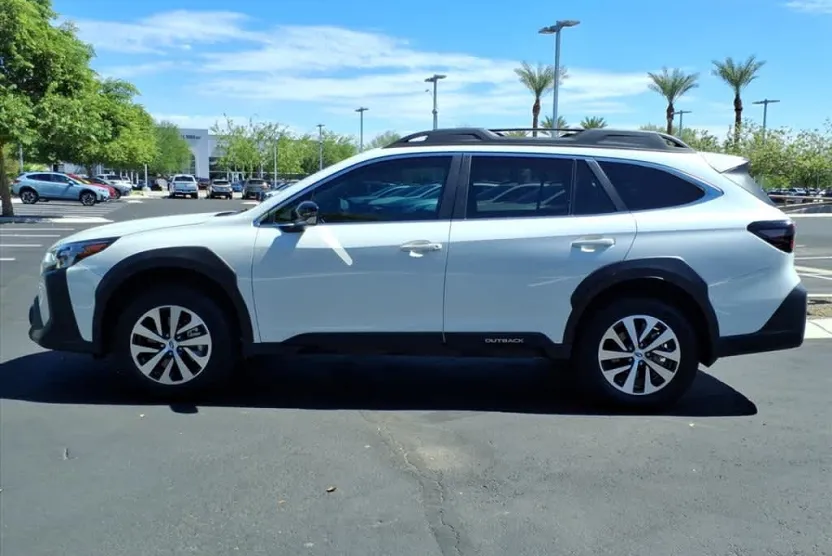 2025 Subaru Outback Premium photo 1