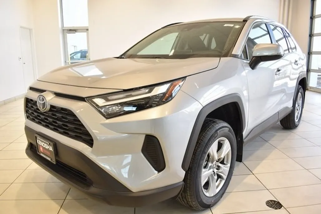 2025 Toyota RAV4 XLE photo 1