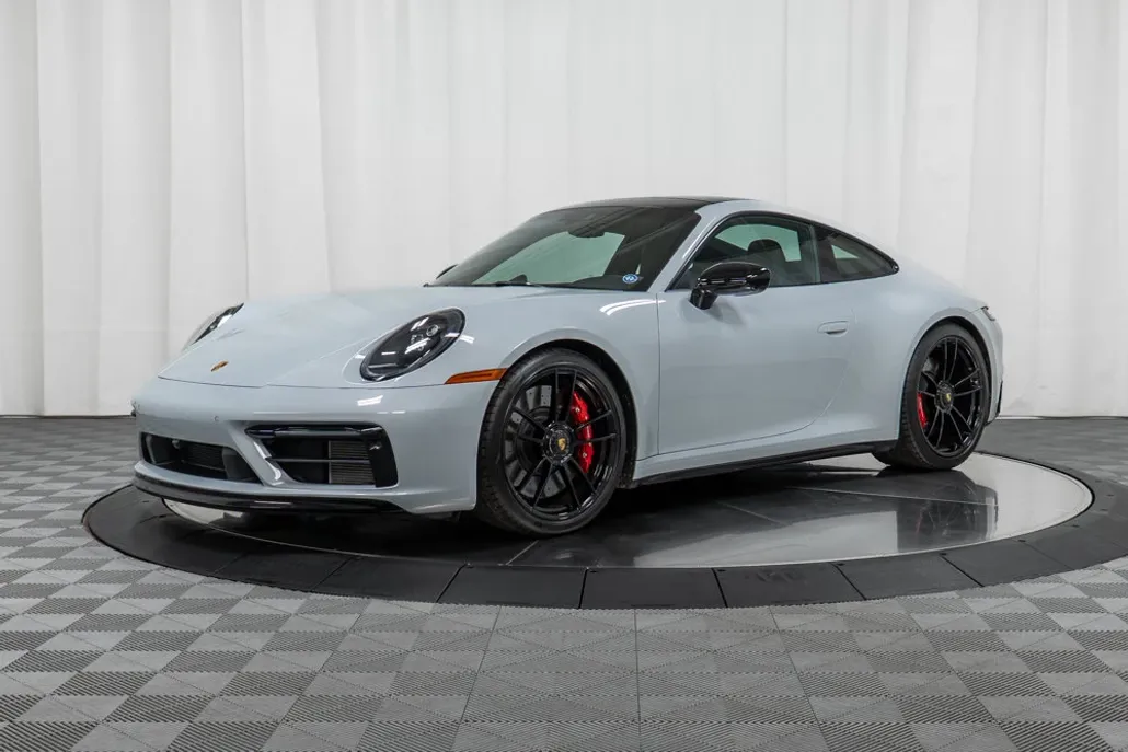 2024 Porsche 911 4 GTS photo 1