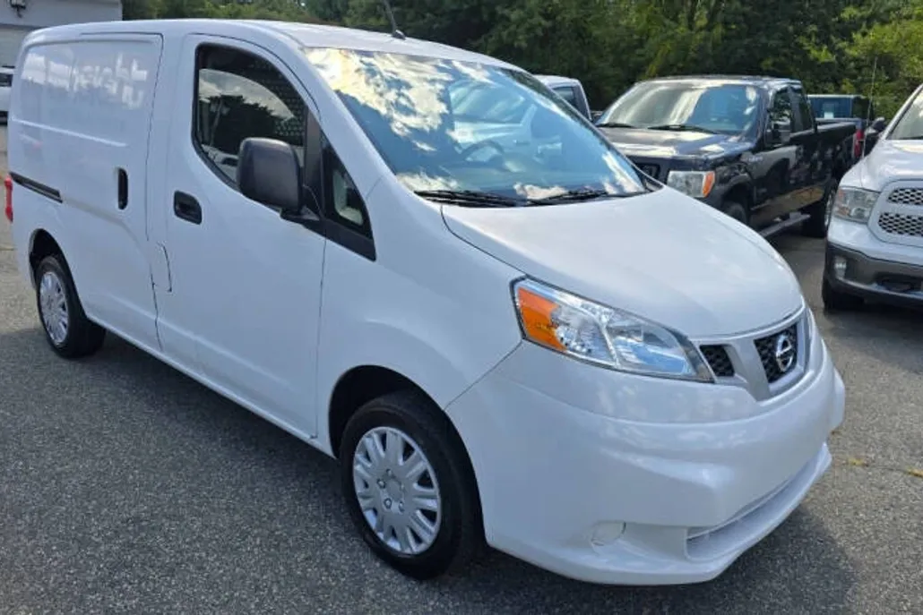 2018 Nissan NV200 SV photo 1
