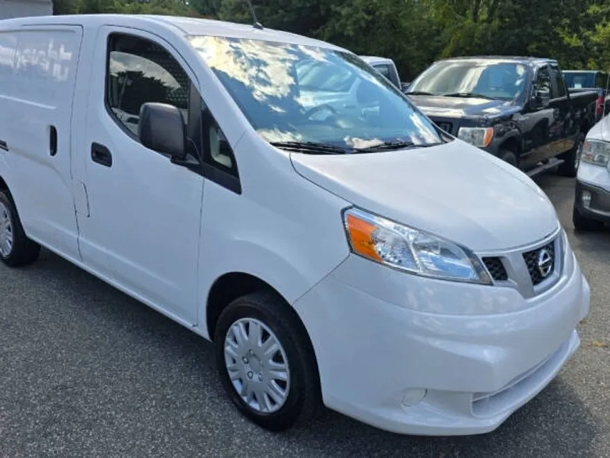 2018 Nissan NV200 SV photo 1