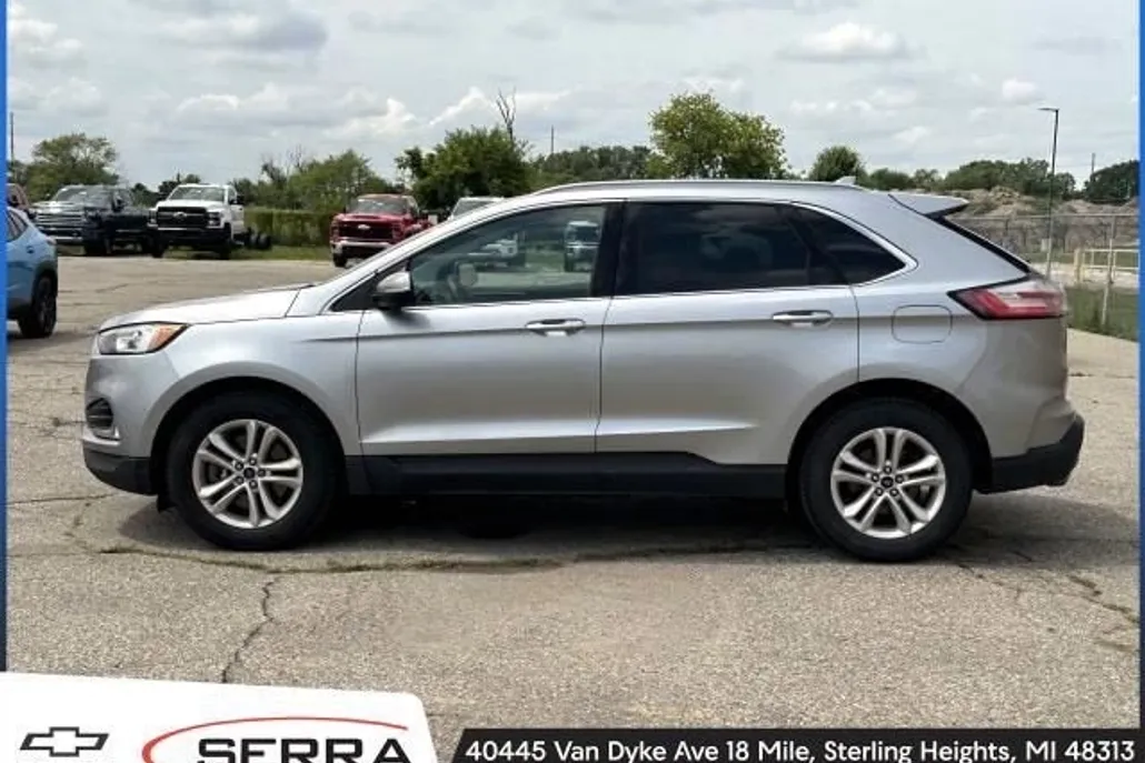2020 Ford Edge SEL photo 1