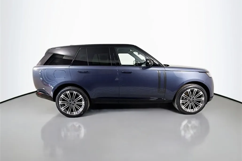 2025 Land Rover Range Rover SE photo 1
