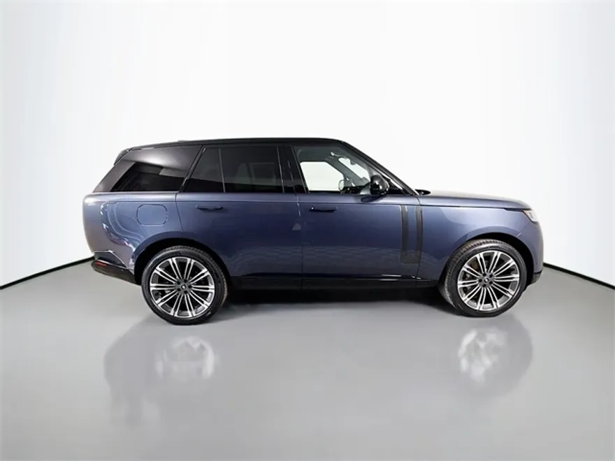 2025 Land Rover Range Rover SE photo 1