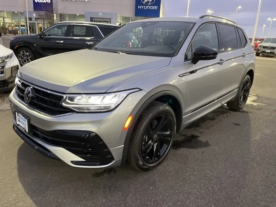 2024 Volkswagen Tiguan SE R-Line Black photo 1