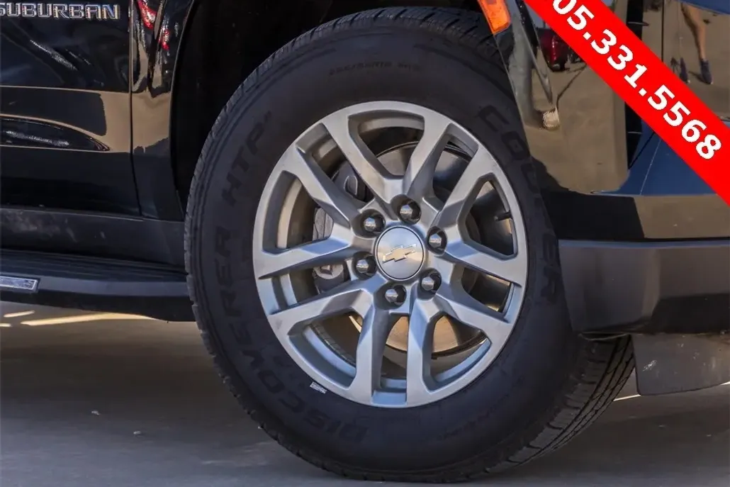 2023 Chevrolet Suburban LS photo 1
