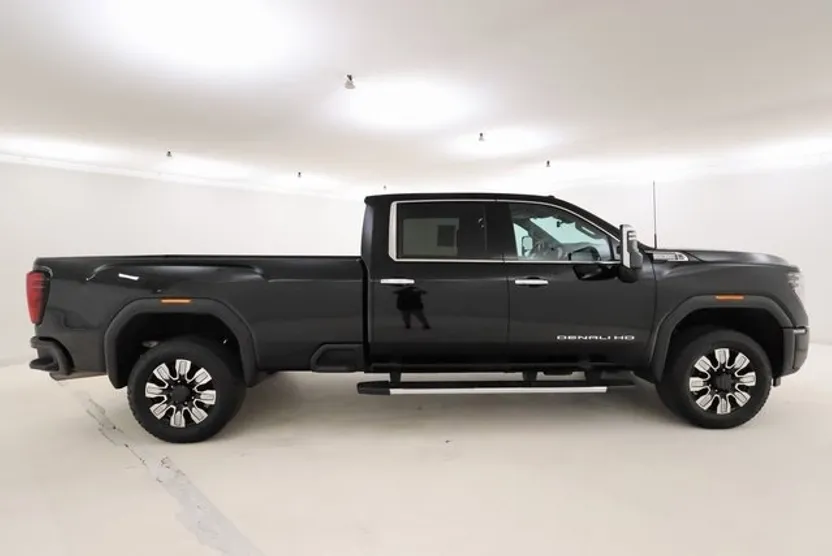 2024 Gmc Sierra 2500 HD Denali photo 1