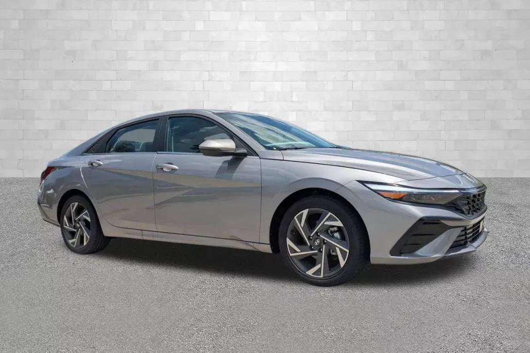 2025 Hyundai Elantra Limited photo 1