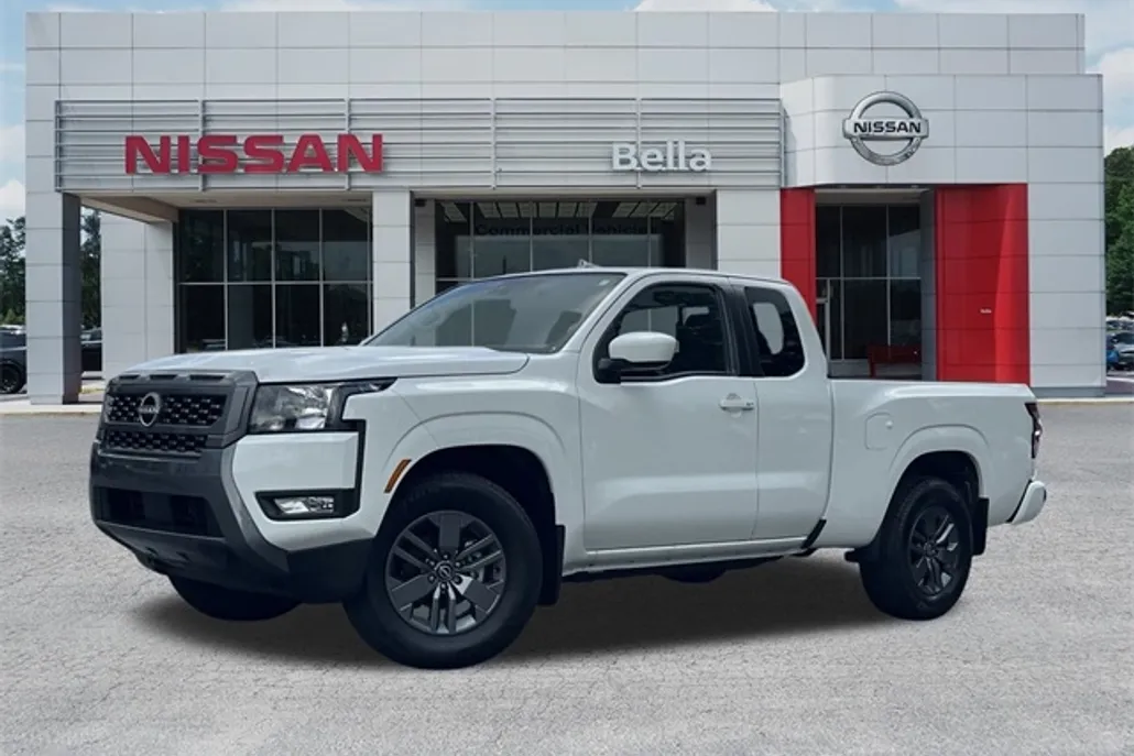 2025 Nissan Frontier SV photo 1