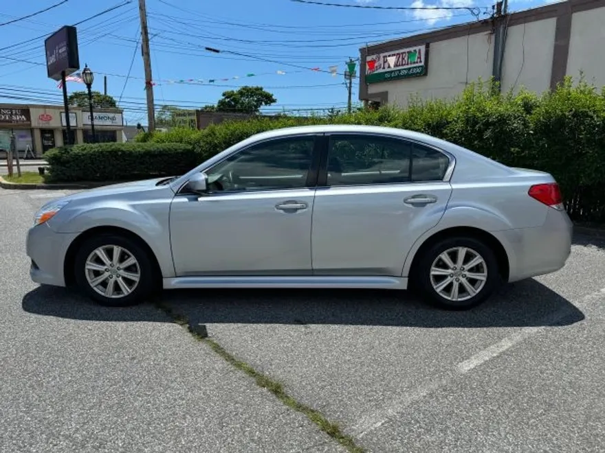 2012 Subaru Legacy 2.5i photo 1