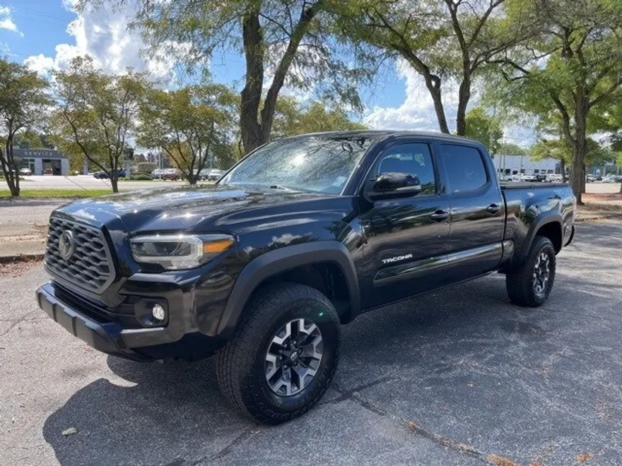 2023 Toyota Tacoma TRD Off-Road V6 photo 1