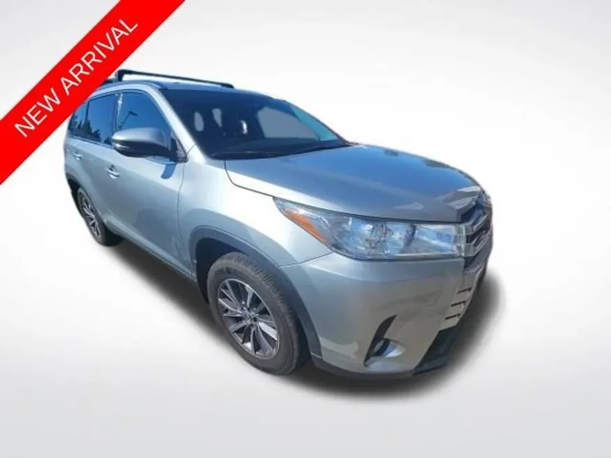 2019 Toyota Highlander XLE photo 1