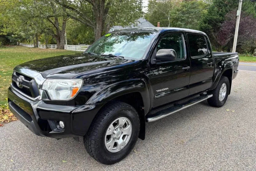 2014 Toyota Tacoma V6 photo 1