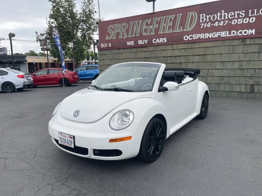 2009 Volkswagen Beetle Convertible Base photo 1