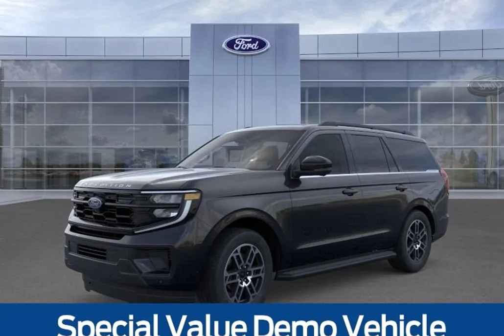 2025 Ford Expedition photo 1