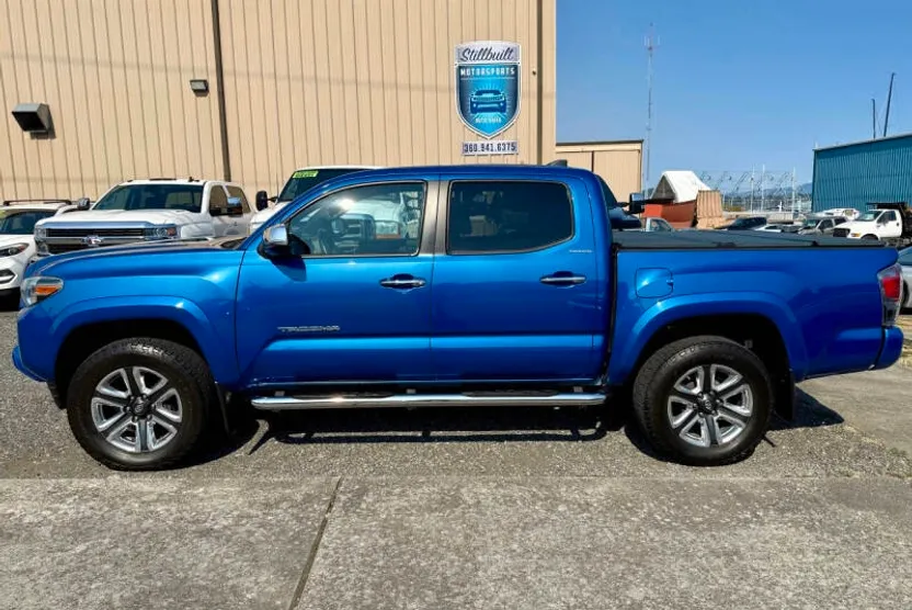 2017 Toyota Tacoma Limited photo 1