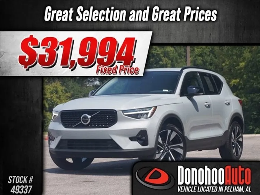 2025 Volvo XC40 Plus photo 1