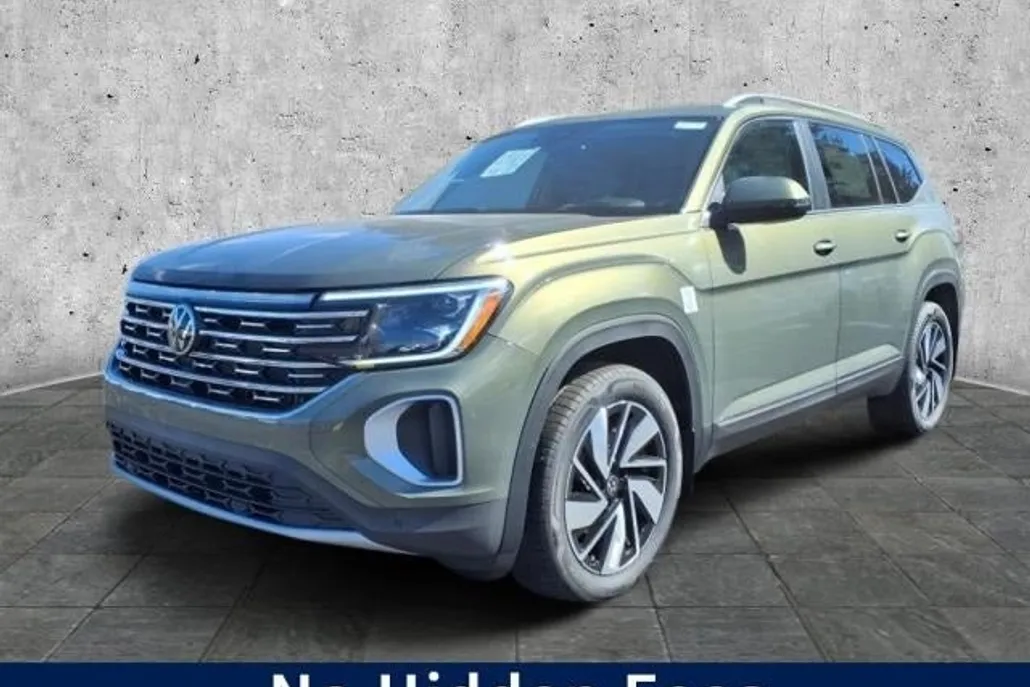 2025 Volkswagen Atlas SEL photo 1