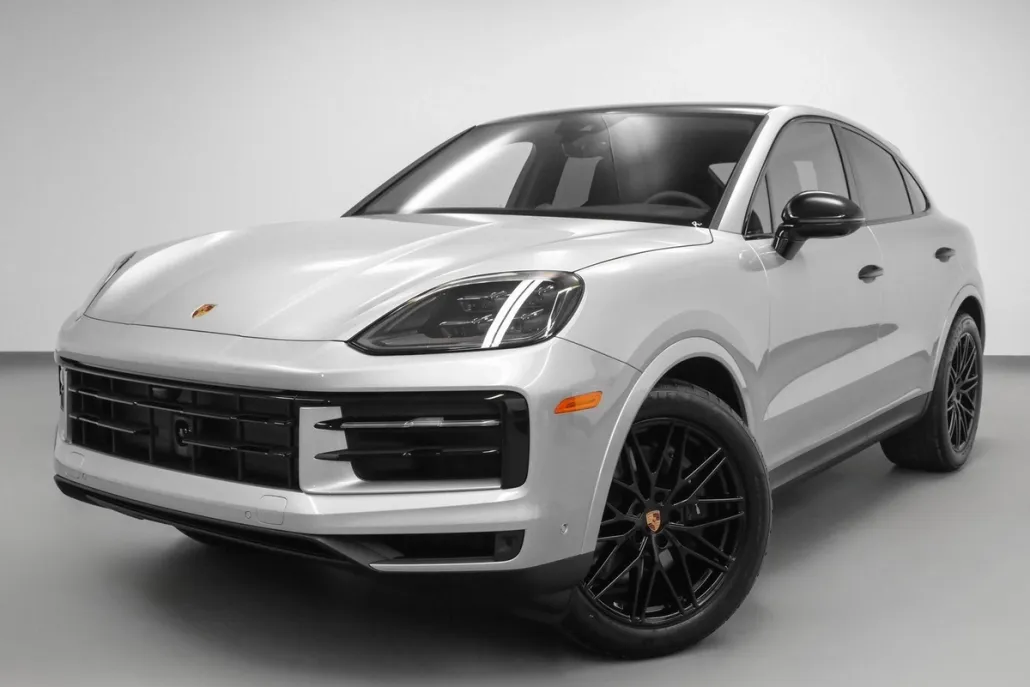 2025 Porsche Cayenne Coupe photo 1