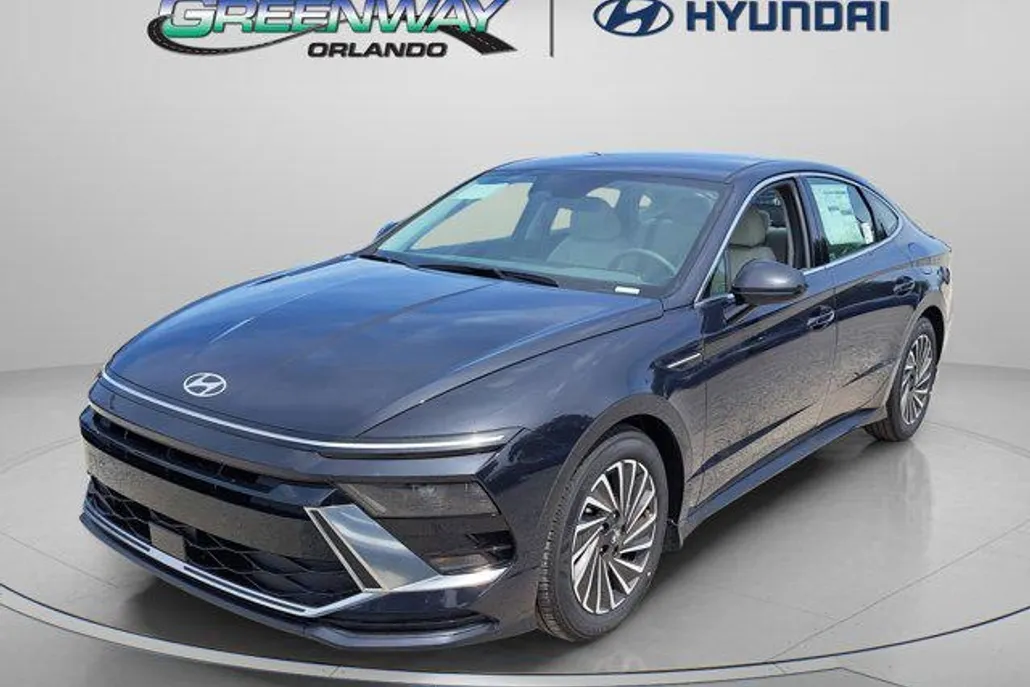 2025 Hyundai Sonata Hybrid SEL photo 1