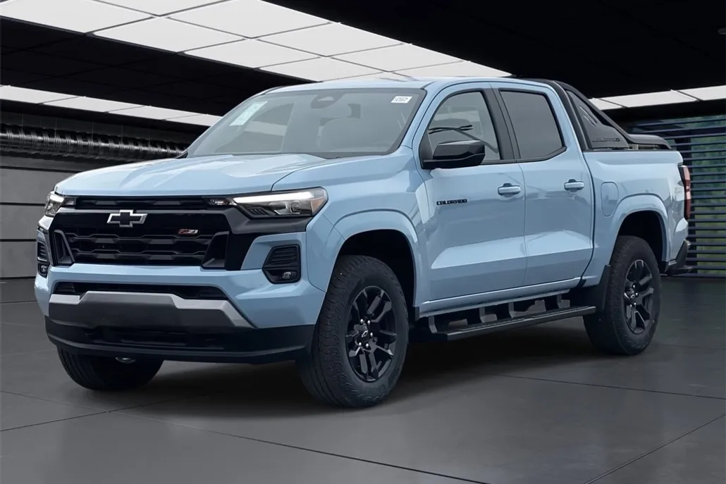 2025 Chevrolet Colorado Z71 photo 1
