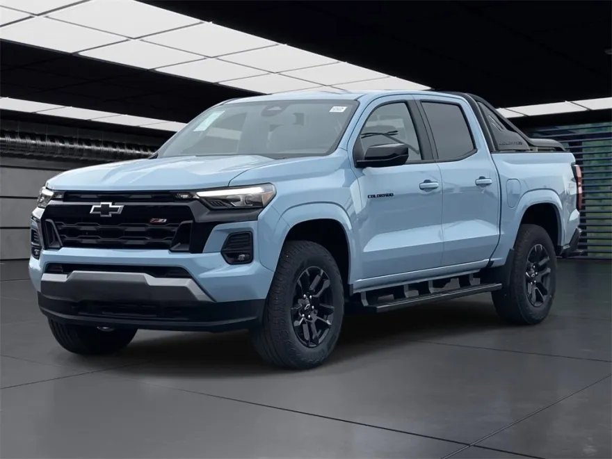 2025 Chevrolet Colorado Z71 photo 1