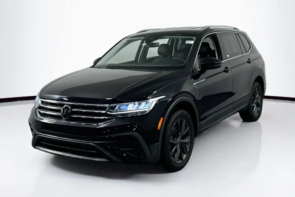 2022 Volkswagen Tiguan SE photo 1