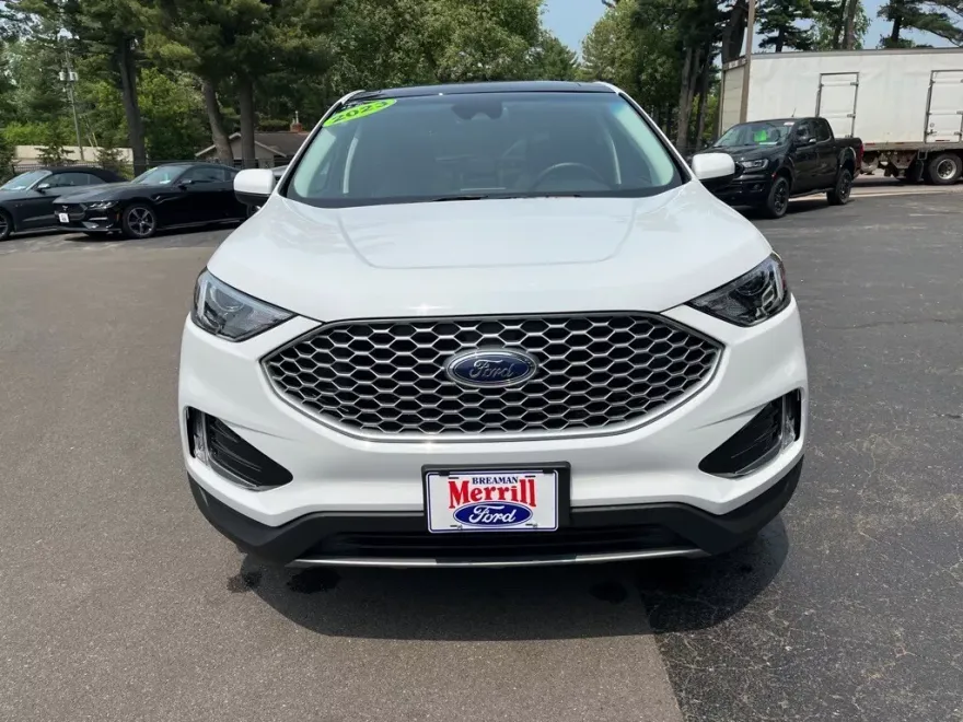 2023 Ford Edge SEL photo 1
