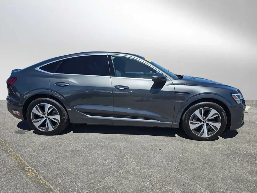 2024 Audi Q8 E-tron line Premium Plus photo 1