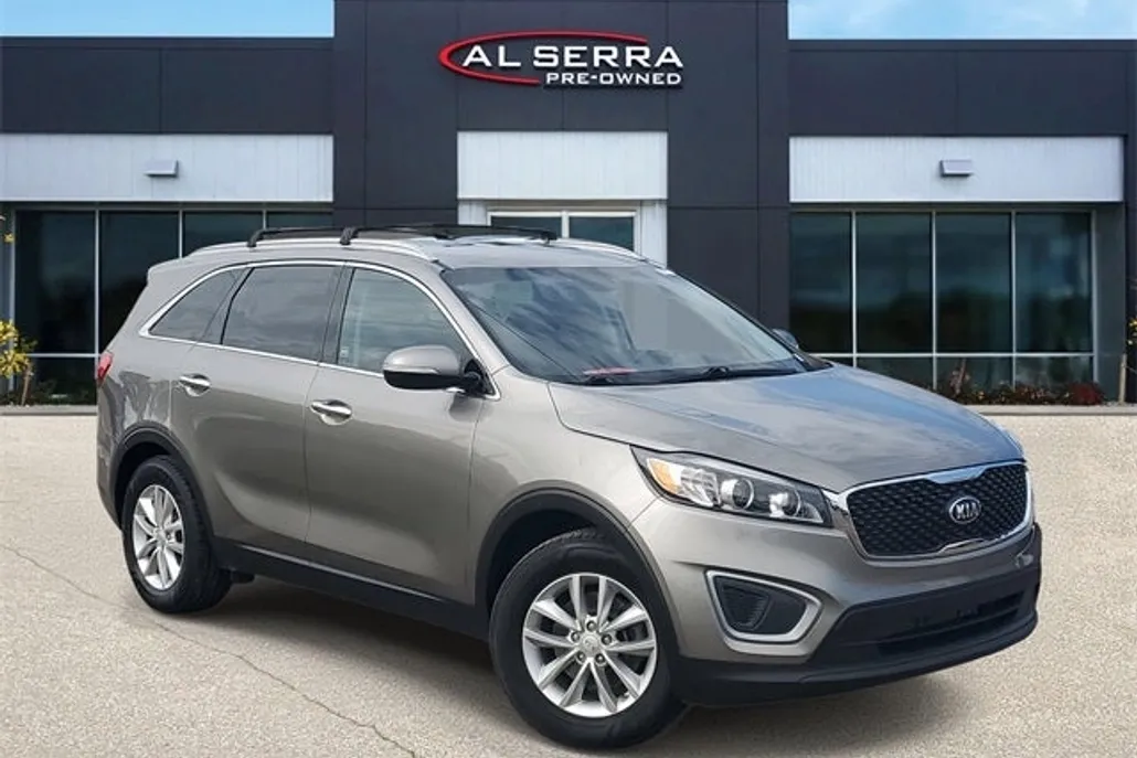 2017 Kia Sorento LX photo 1