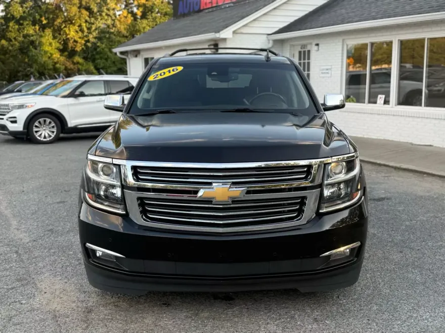 2016 Chevrolet Suburban LTZ photo 2