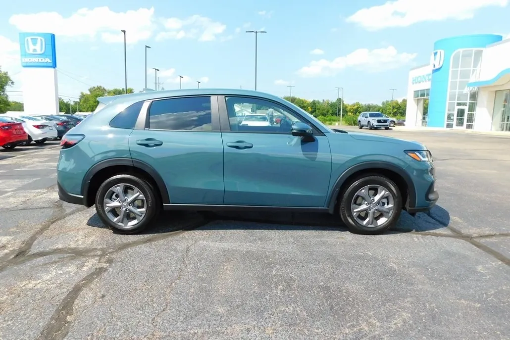 2026 Honda HR-V LX photo 1