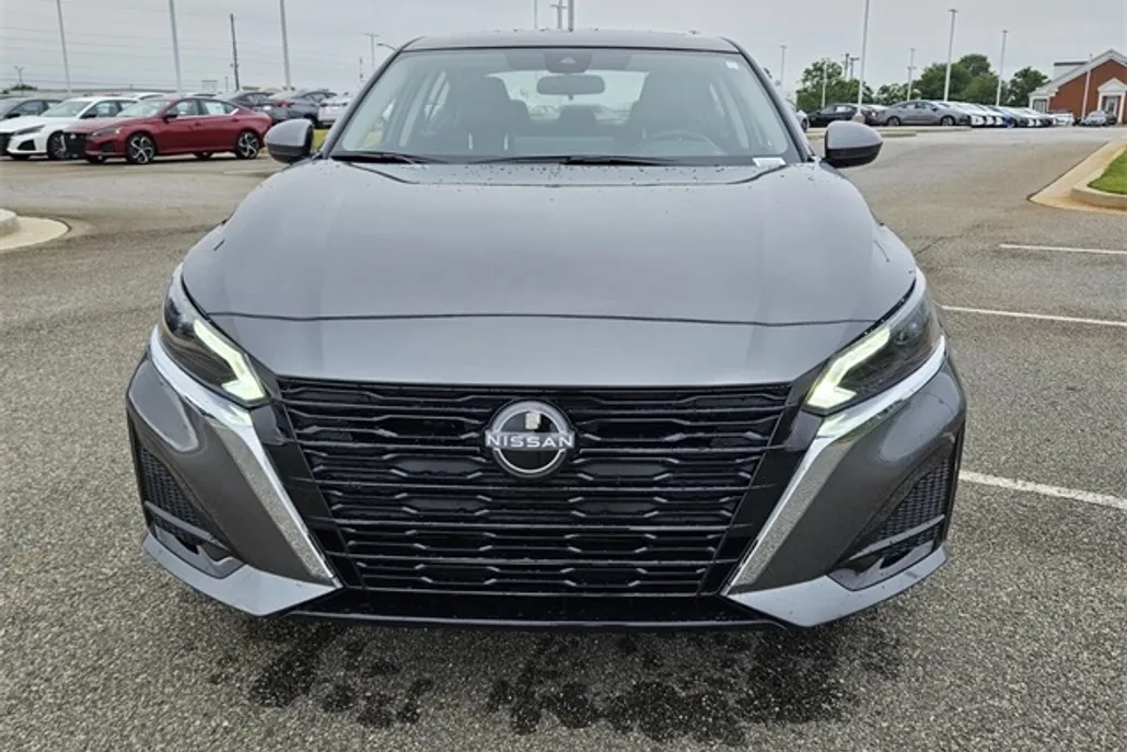2025 Nissan Altima 2.5 SV photo 1