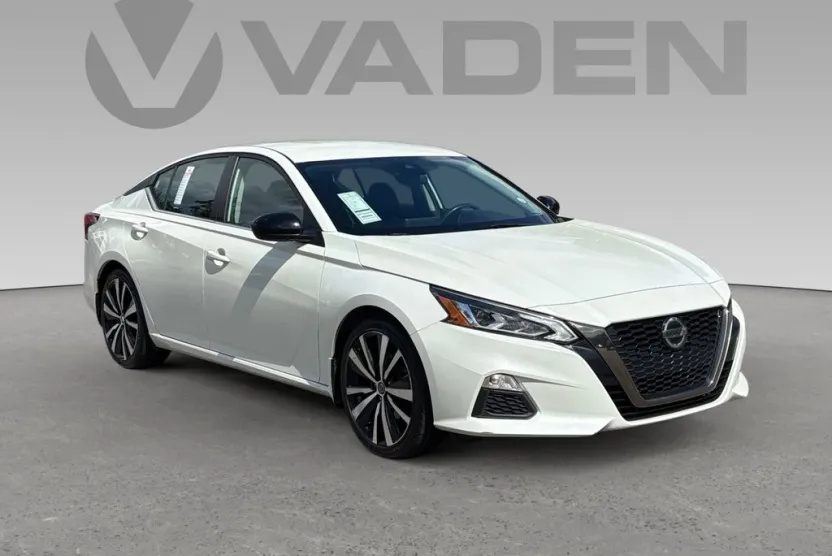 2022 Nissan Altima 2.5 SR photo 1