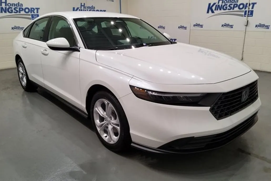 2025 Honda Accord LX photo 1
