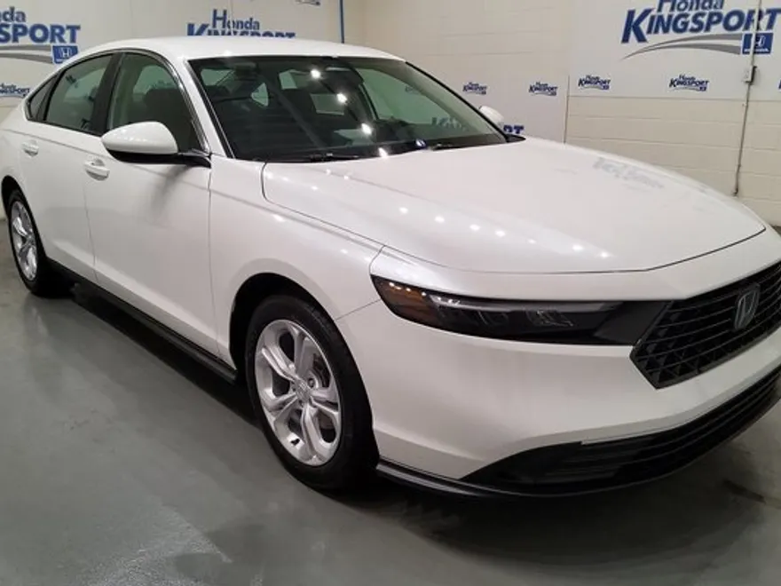 2025 Honda Accord LX photo 1