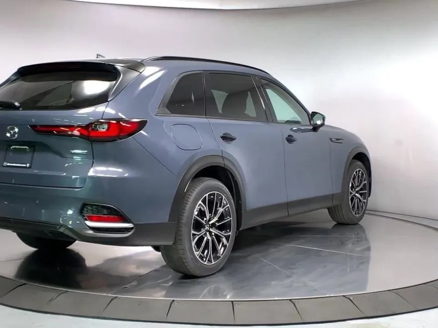 2025 Mazda CX-70 Plug-in Hybrid Premium photo 8