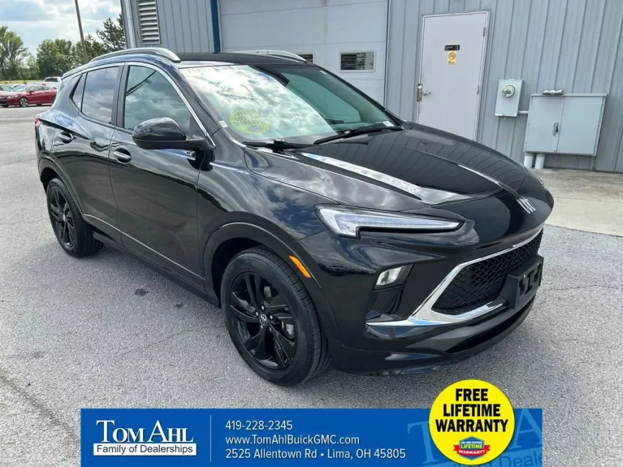2024 Buick Encore GX Sport Touring photo 1