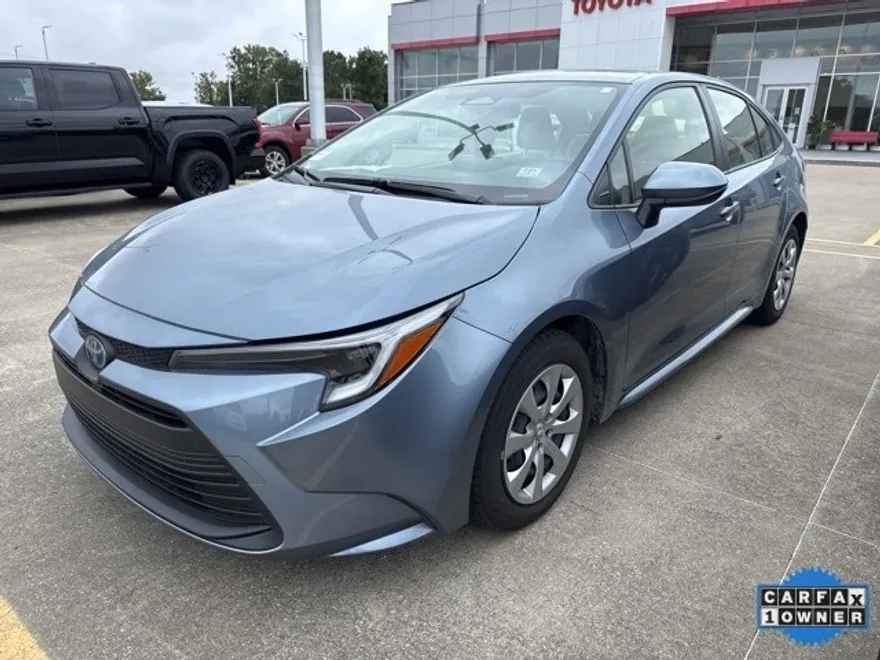 2024 Toyota Corolla Hybrid LE photo 1