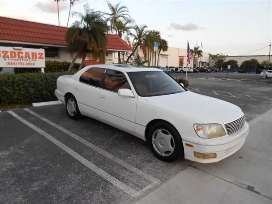 1999 Lexus LS 400 photo 1
