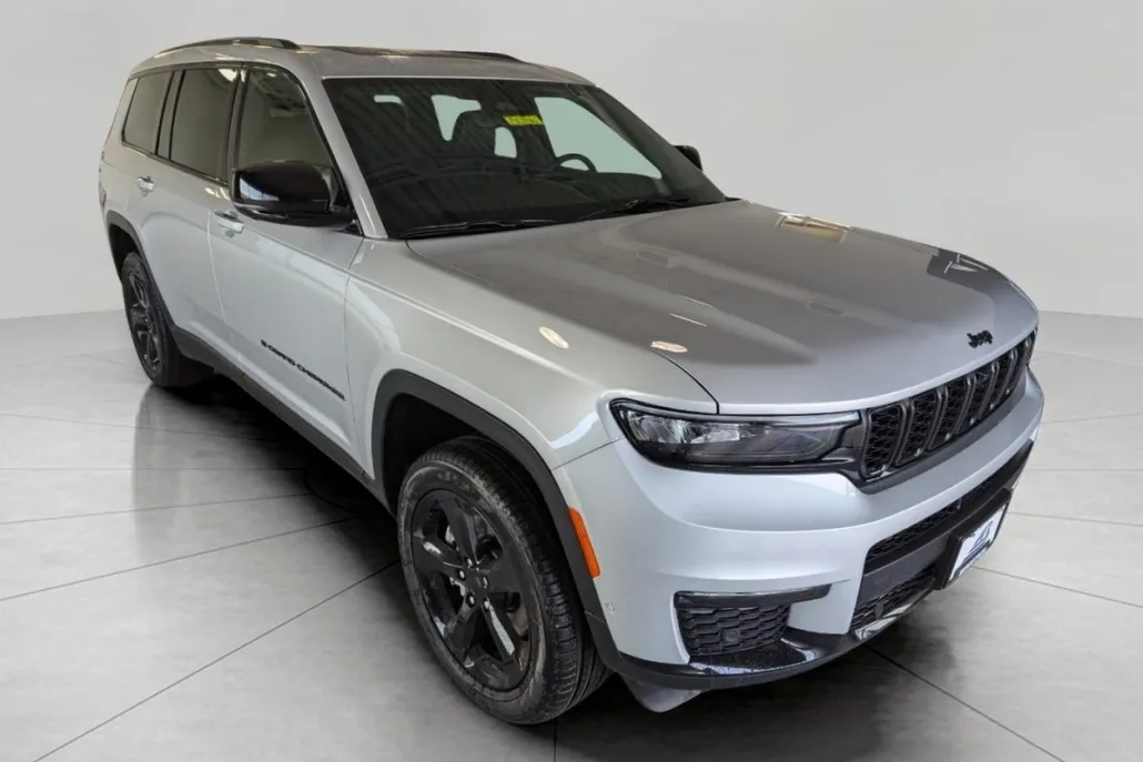 2025 Jeep Grand Cherokee Limited photo 1