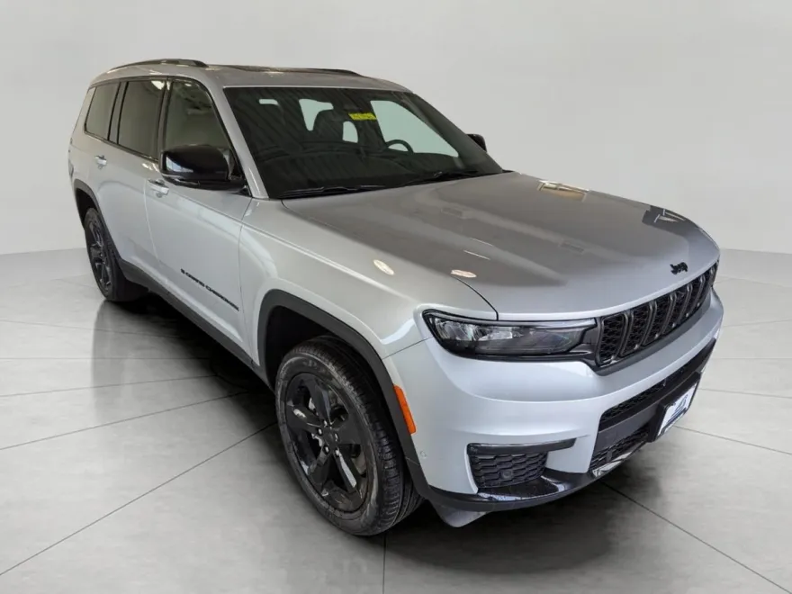 2025 Jeep Grand Cherokee Limited photo 1