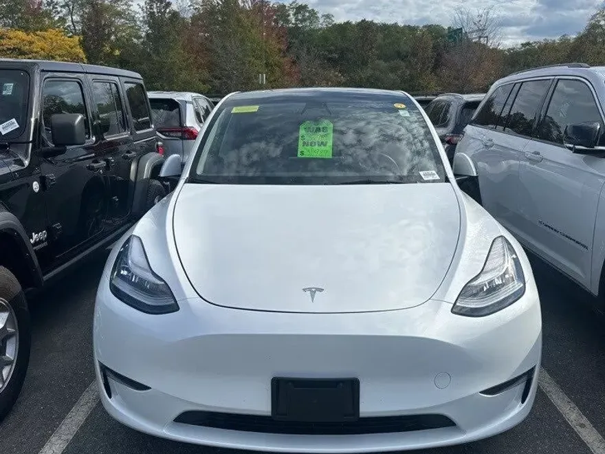 2023 Tesla Model Y Long Range photo 1