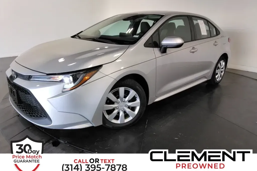 2021 Toyota Corolla LE photo 1