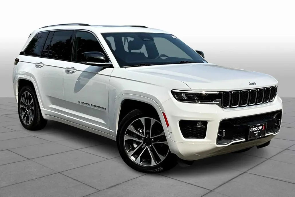 2023 Jeep Grand Cherokee Overland photo 1