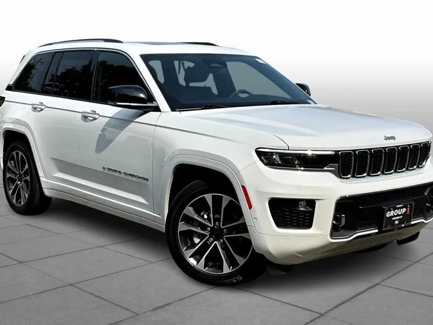 2023 Jeep Grand Cherokee Overland photo 1
